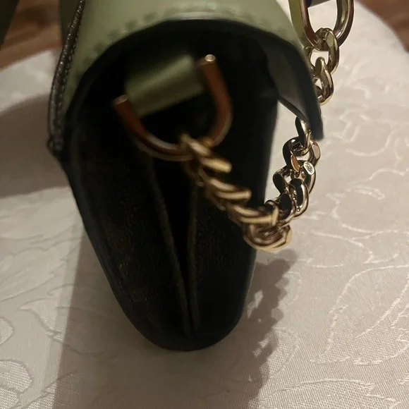 ✨MICHAEL KORS Crossbody Purse✨ - Picture 4 of 5